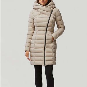 Soia & Kyo Karelle Down Coat in Size XXS Fawn color